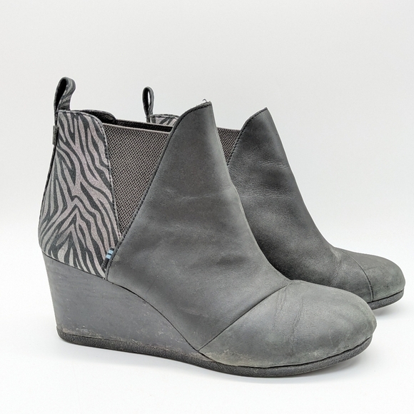 Toms black grey zebra Kelsey wedge heel ankle boot 8 - Picture 1 of 9